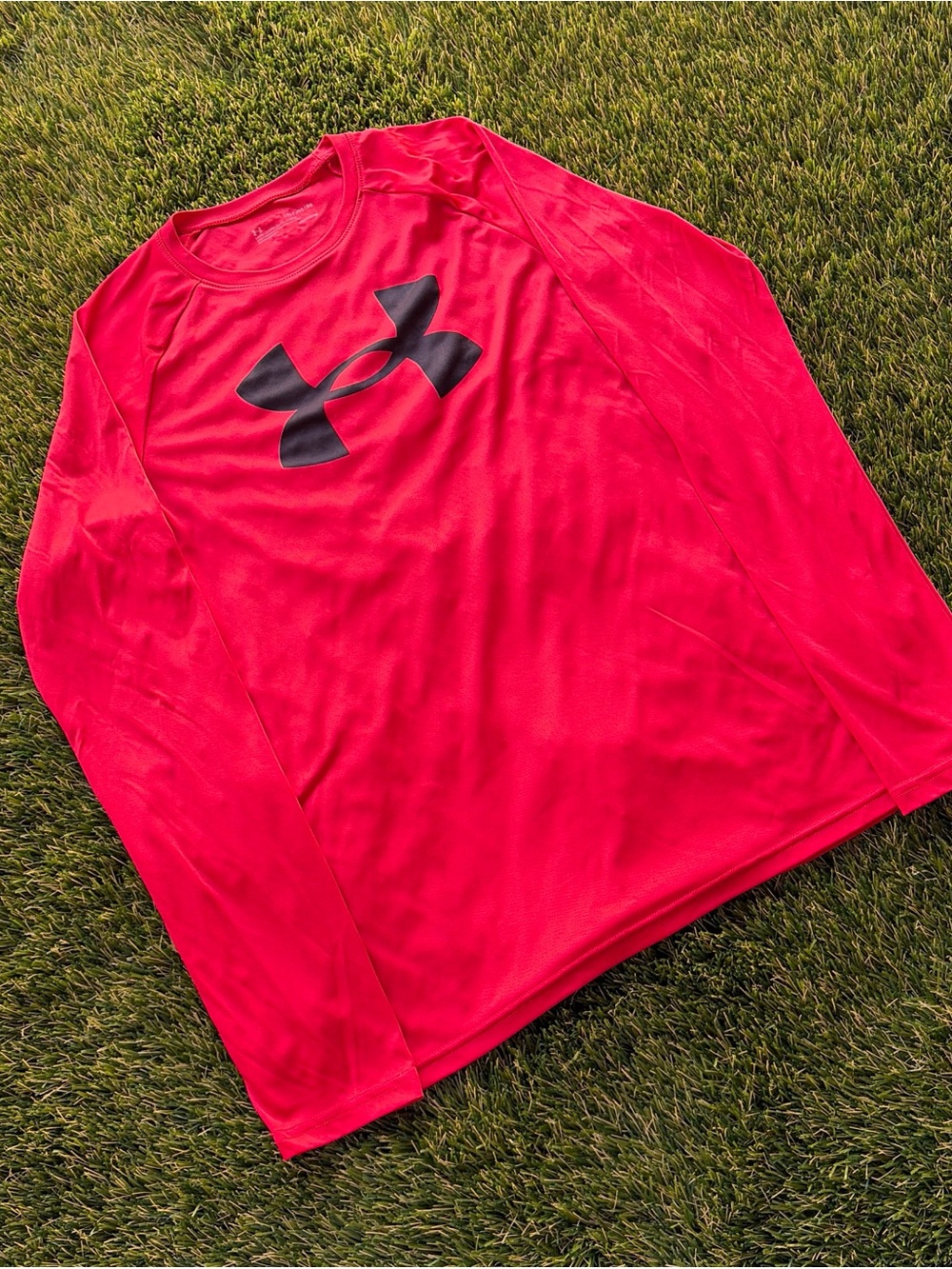 Under Armour Red HeatGear Long Sleeve Shirt Red Big Logo Loose Fit Athletic Top